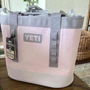 YETI Camino Tote 35 Cherry Blossom